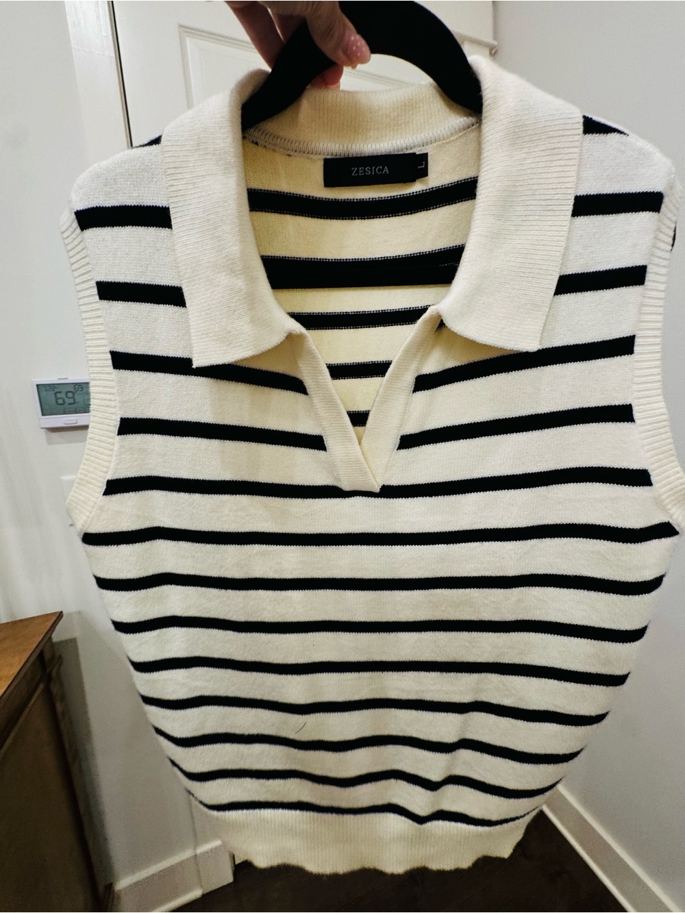 Zesica Cream and Black Striped V-Neck Polo Sweater Vest
